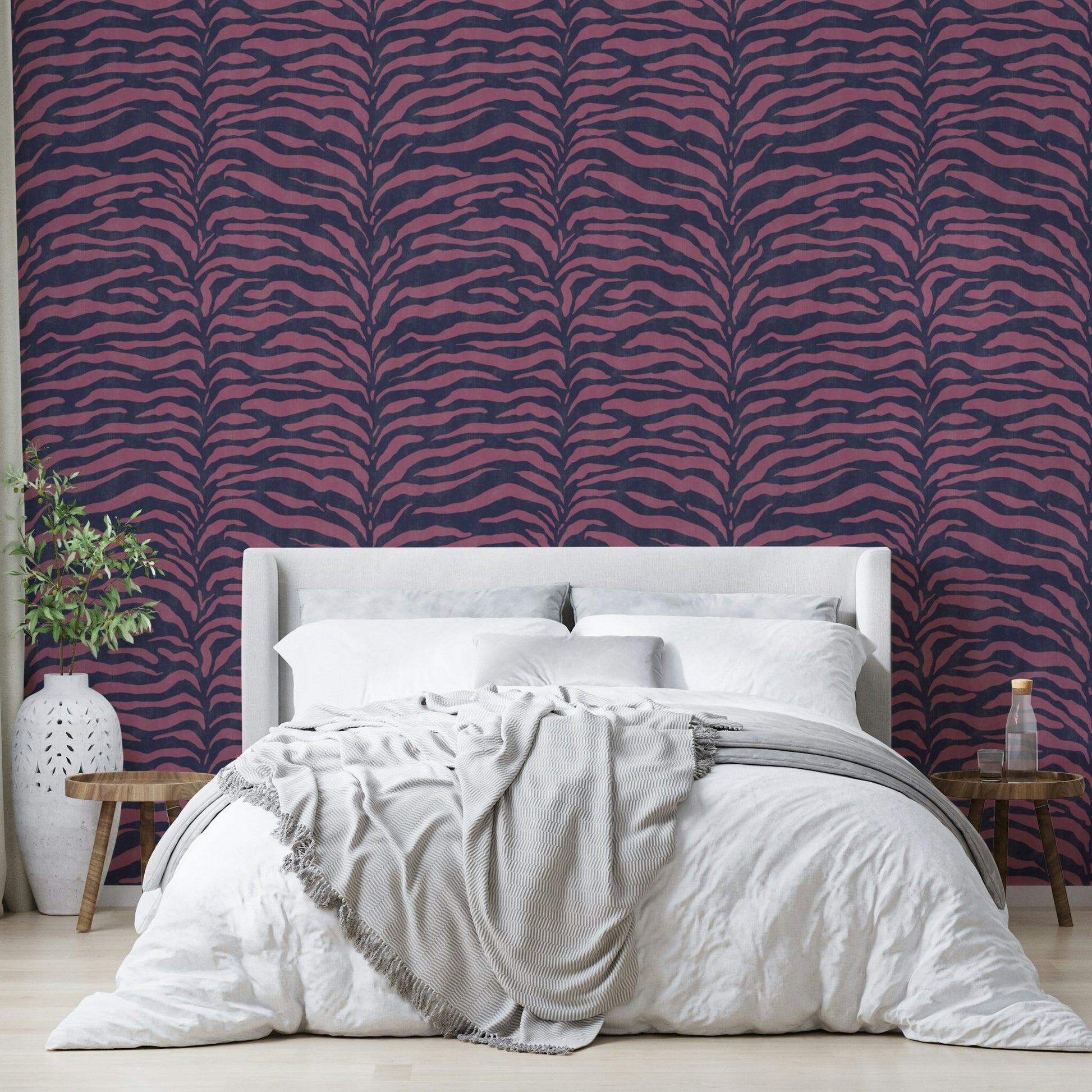The artistic style is simple yet elegant.
