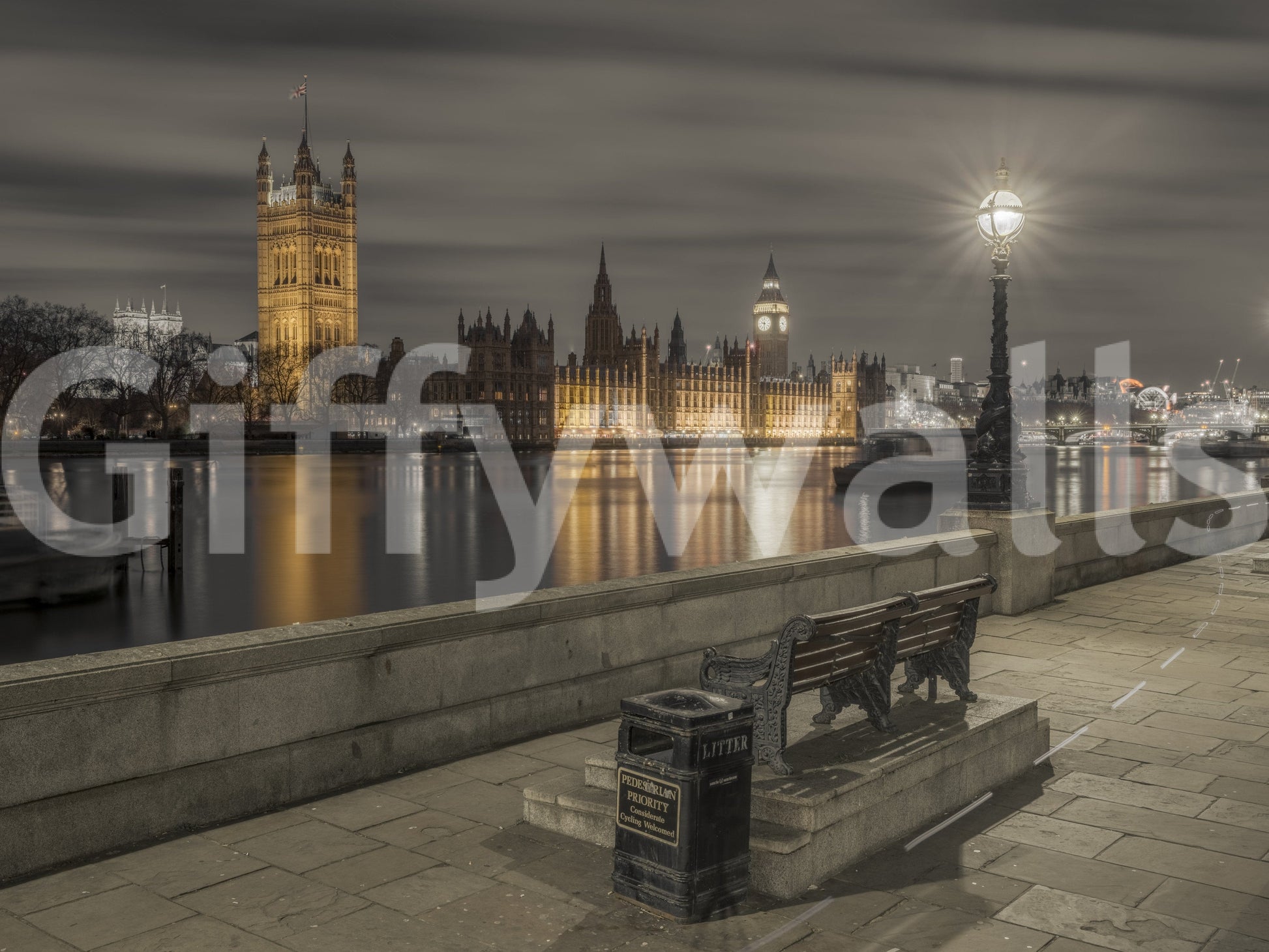 The wallpaper features a subtle, urban pattern.

