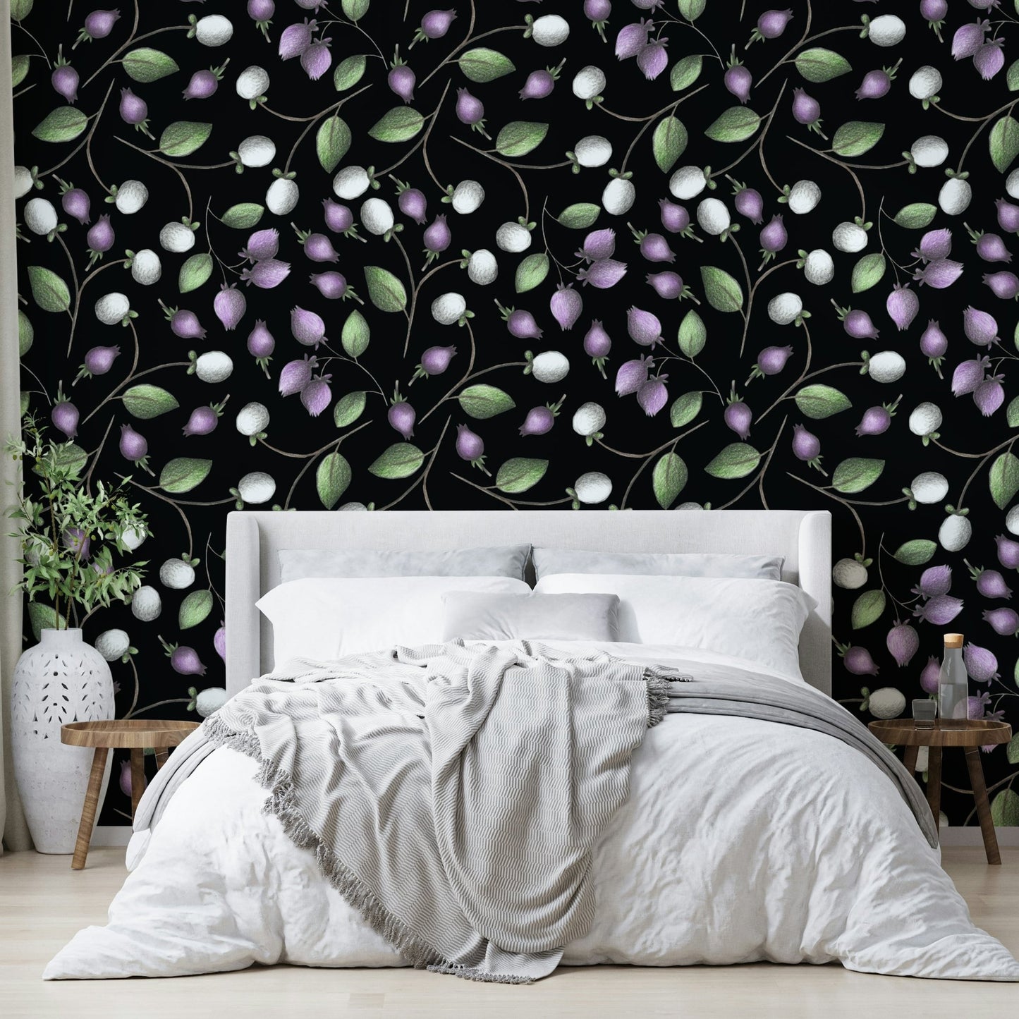 Elegant berry-themed wallpaper

