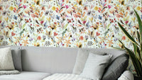 Expressive floral wallpaper with hand-drawn look

