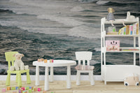 A detail shot of the flowing lines in the wallpaper.

